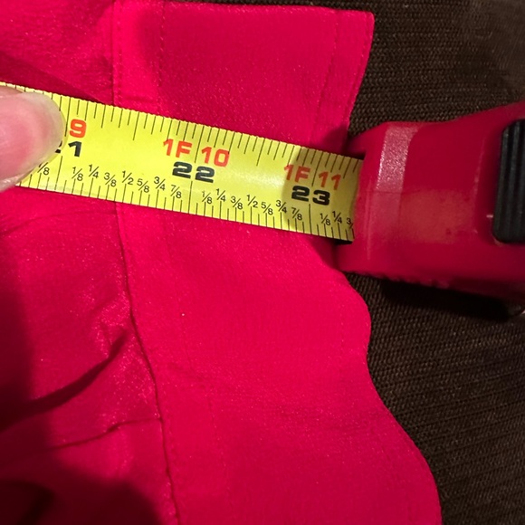 Jones New York Red Light Blouse Hidden Buttons. 1 Pocket & Pleated Side.Sz 8 - Picture 12 of 14